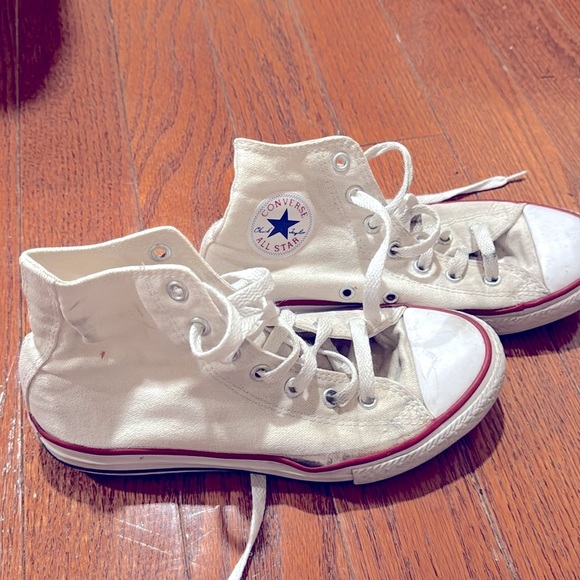 Converse Chuck Taylor All Star High top Classic white sneaker size 3 big kid - Picture 2 of 10